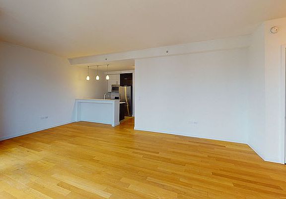 4th image of 795 Columbus Ave APT 16D