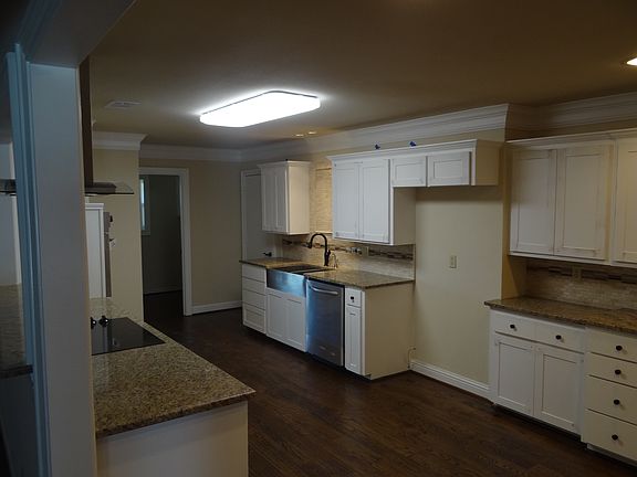 3rd image of 3001 Canyon Creek Dr