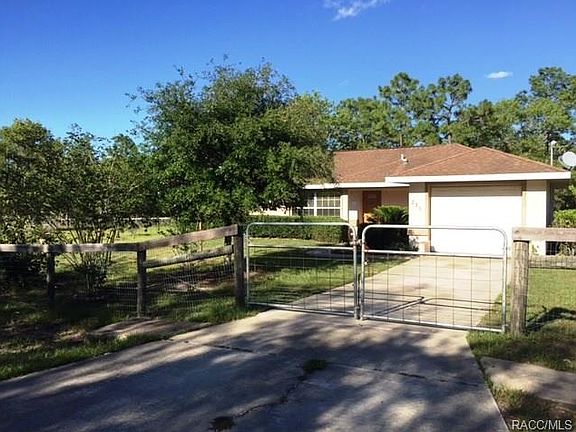 2nd image of 235 NW Mandrake Dr