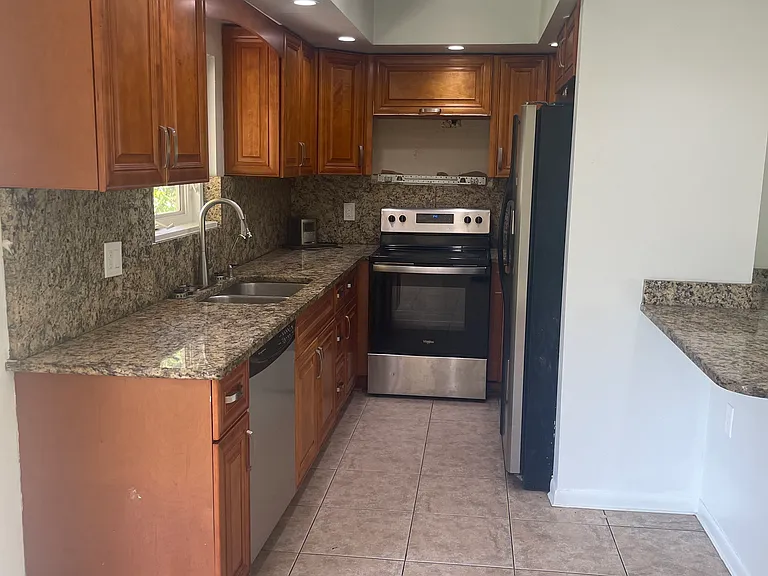 3525 Harlowe Ave — Photo 8