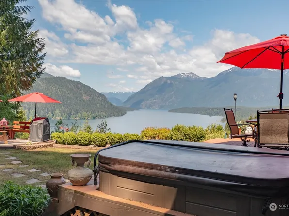 5880 N Lake Cushman Road, Hoodsport, WA 98548
