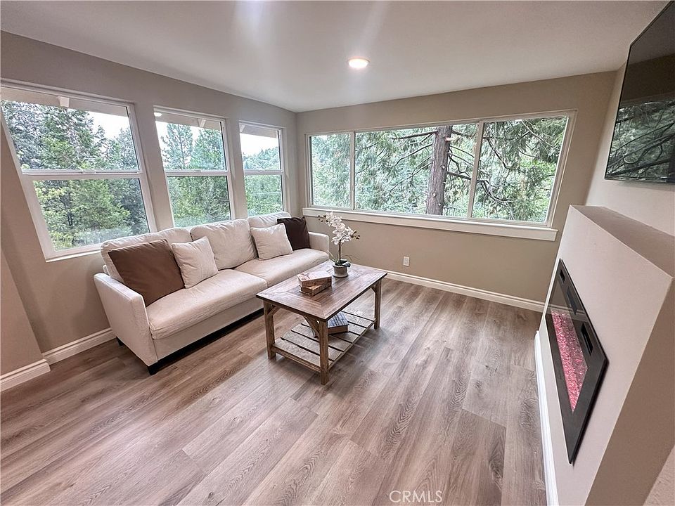 1st image of 25619 Lo Ln #25619