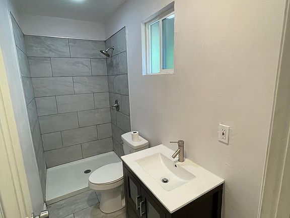 5th image of 674 N H St
