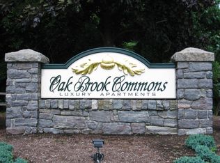 107 Oakbrook Cmns, Clifton Park, NY 12065