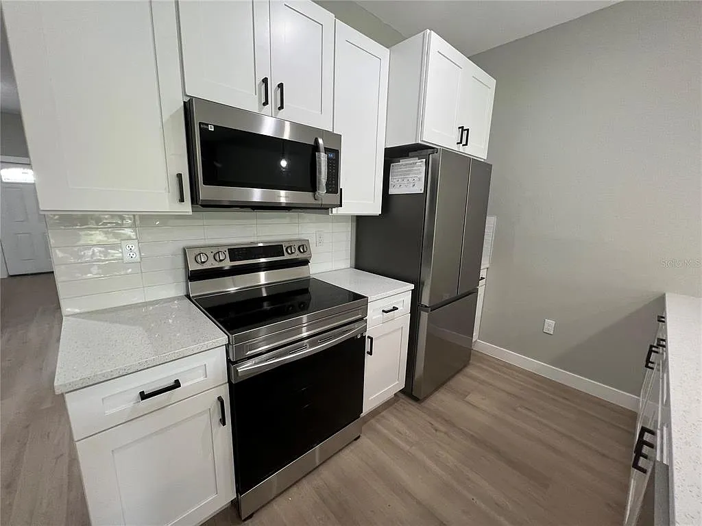 3 bed, 2.0 bath, 1200 sqft, $1,550 — Photo 2