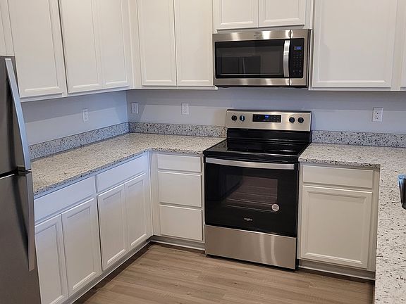 5th image of 6007 NE 70th St