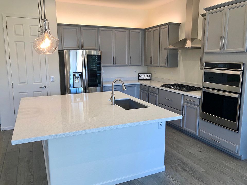2nd image of 252 E Lantana Dr