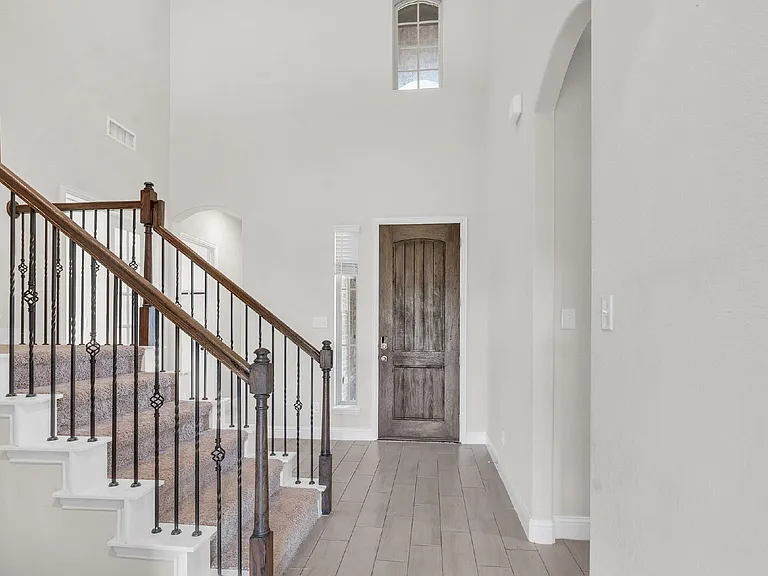 7243 Crowell Ave — Photo 3