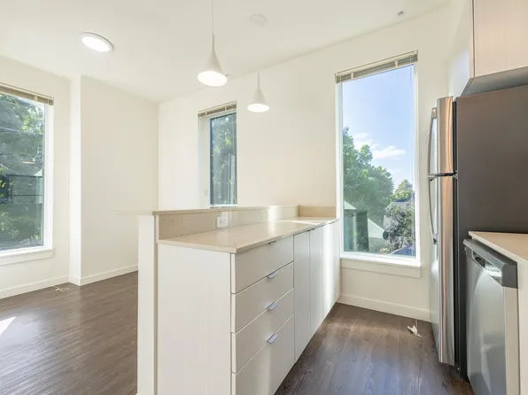 Parkview Commons, 831 NE 29th Ave #304, Portland, OR 97232
