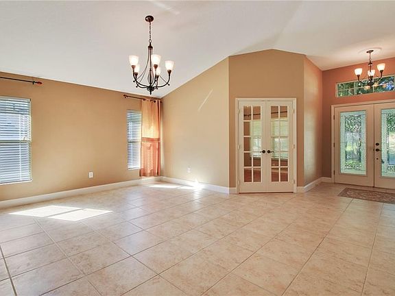 4th image of 6032 Catlin Dr