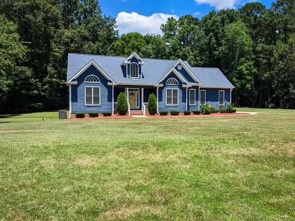 9121 Hunters Greene Dr, Zebulon, NC 27597