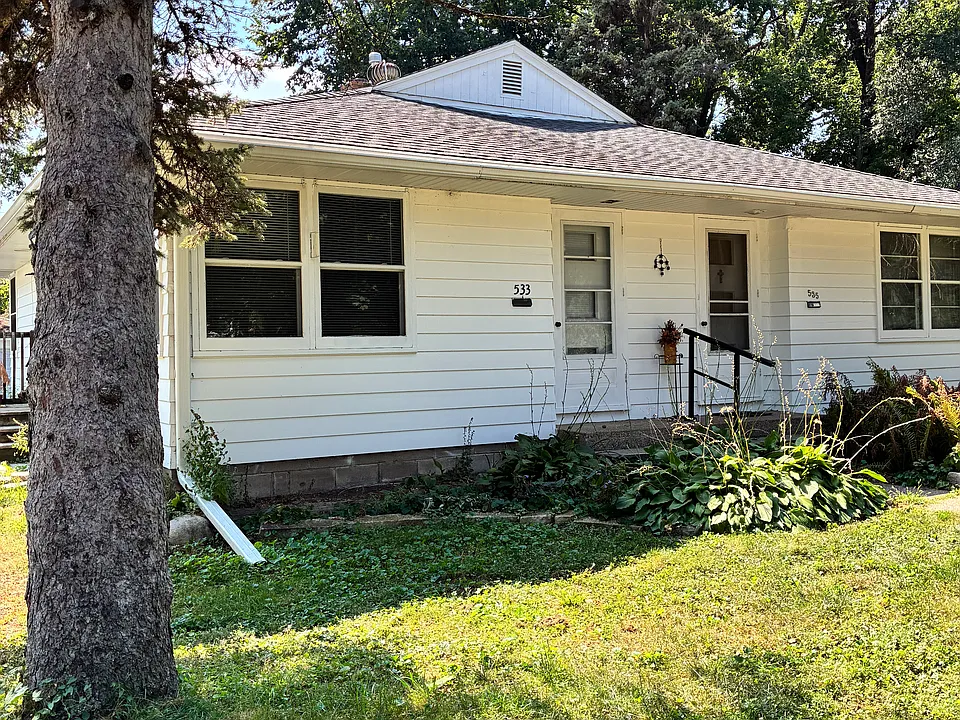 533 Desnoyer Ave