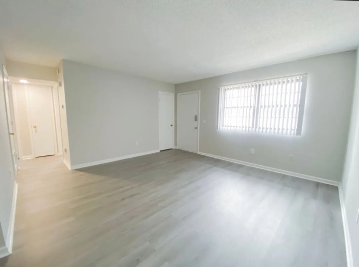 2 bed, 806 sqft, $900 — Photo 3