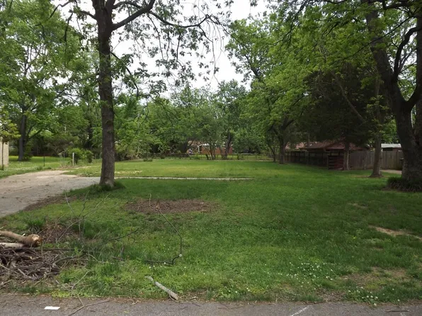 5254 Loch Lomond Rd, Memphis, TN 38116