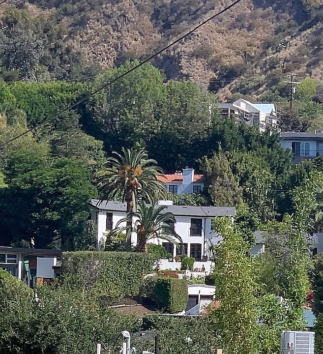 2nd image of 1691 N Crescent Heights Blvd
