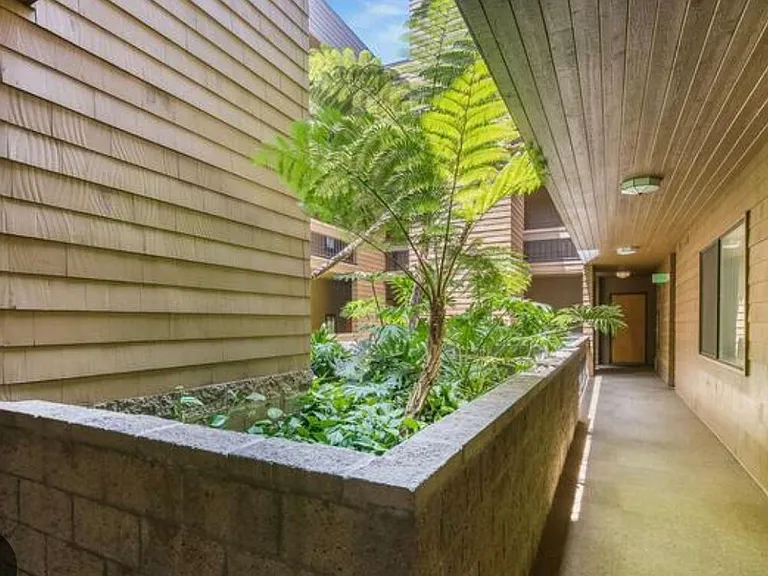 11628 Montana Ave #207 — Photo 36