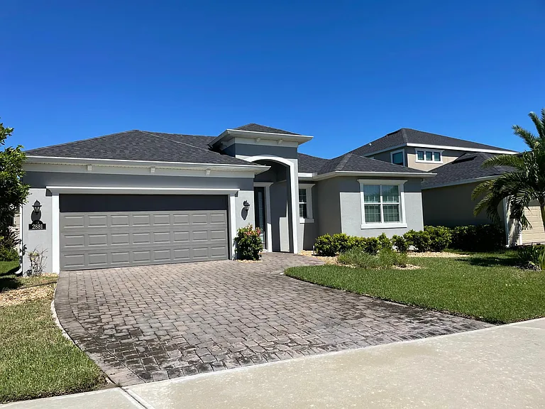 2881 Casterton Dr — Photo 2