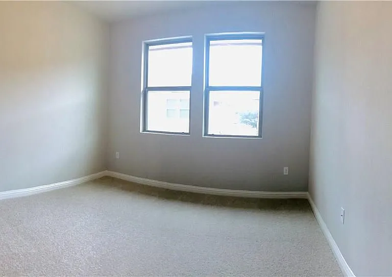 6814 E Riverside Dr #106 — Photo 28