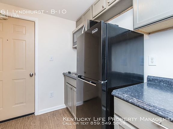 5th image of 261 Lyndhurst Pl #B-10