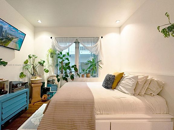 5th image of 1751 James Ave APT 106