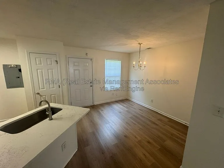 1330 Labonte Pkwy — Photo 5