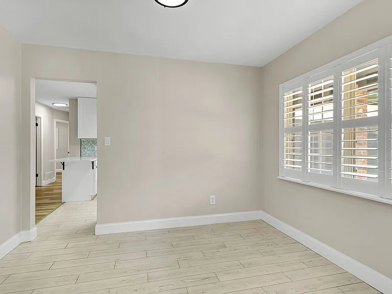 527 Cornwall Rd — Photo 7