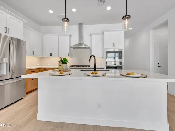 19314 W MISSOURI Avenue, Litchfield Park, AZ 85340