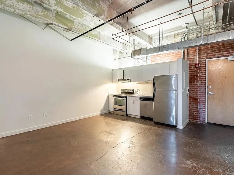 424 E 3rd St #208 — Photo 4