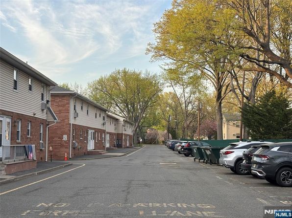 24C Lakeview Ave #24C, Leonia, NJ 07605
