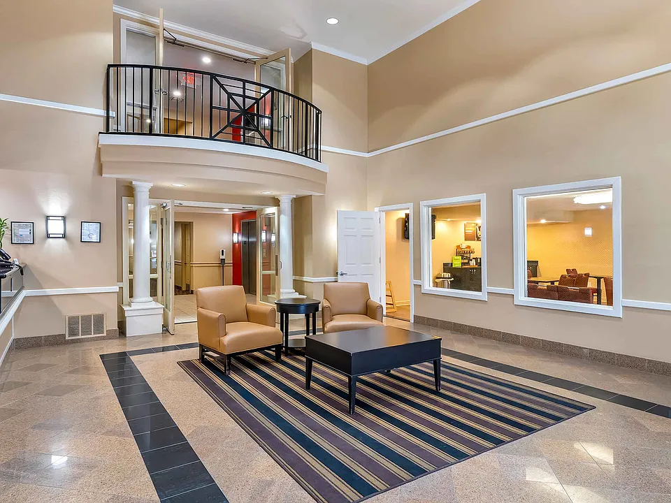 Lobby and Guest Check-in