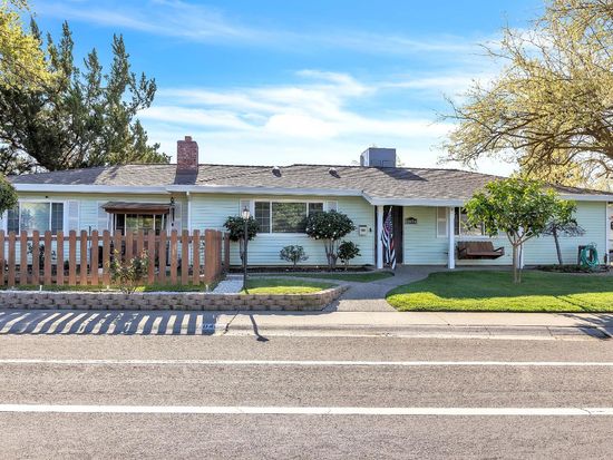 10406 Ambassador Dr, Rancho Cordova, CA 95670
