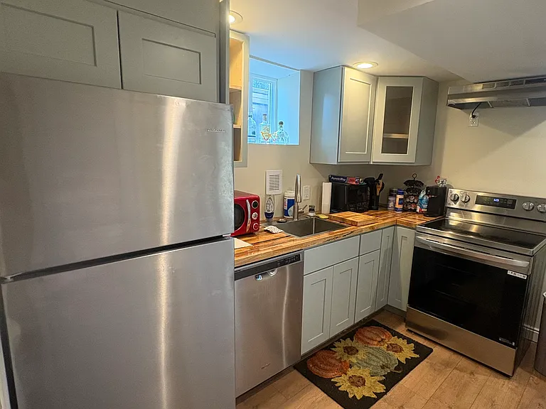 721 E 2nd Ave — Photo 3