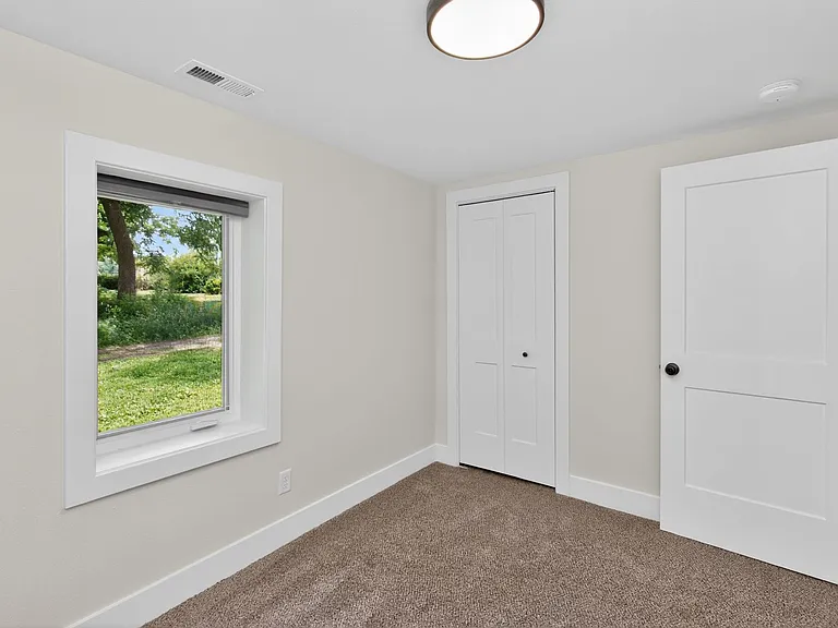 4076 Indianola Ave — Photo 17
