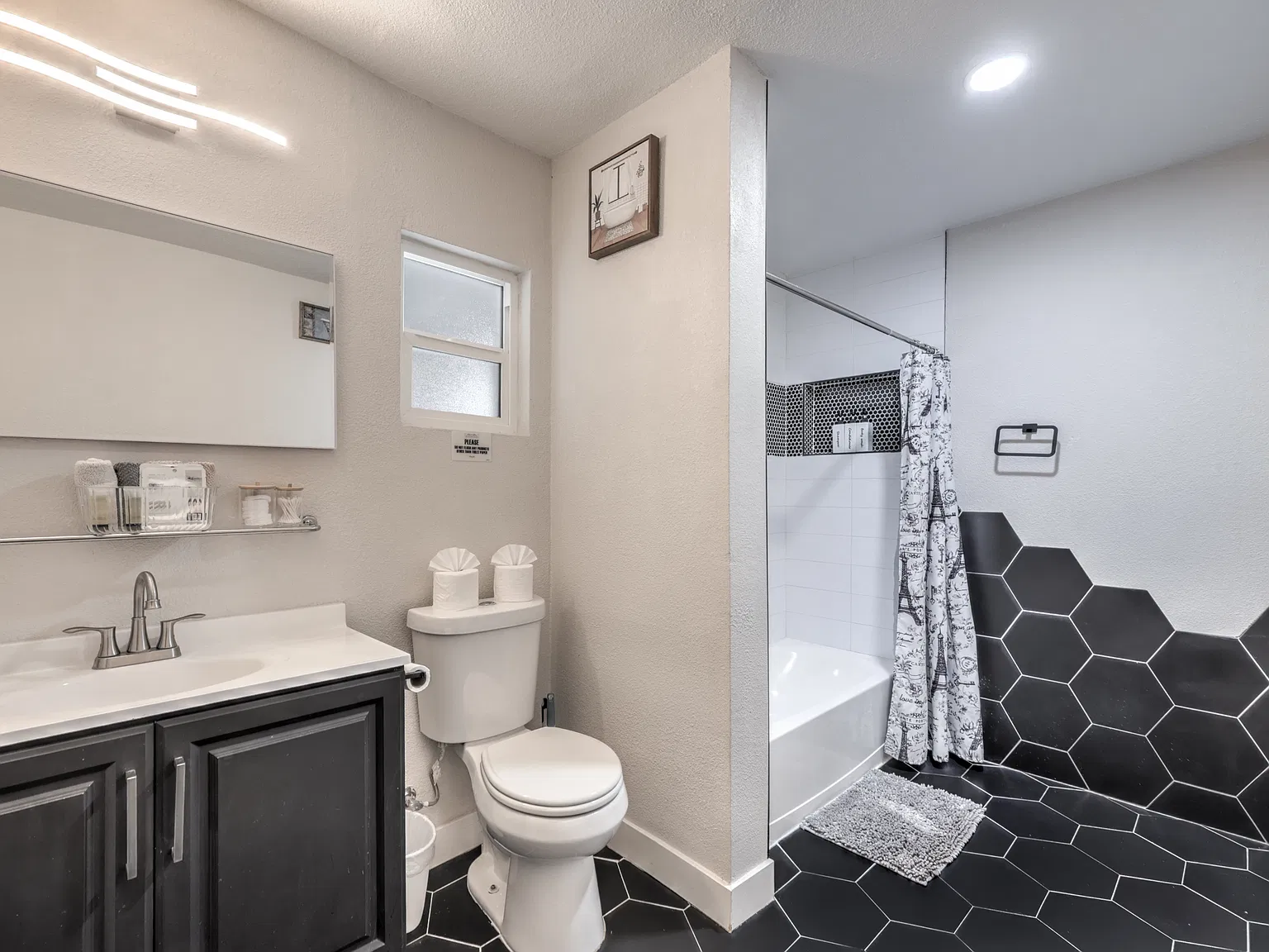 4 bed, 1504 sqft, $2,673 — Photo 4