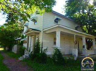 622 SW 8th St, Topeka, KS 66603