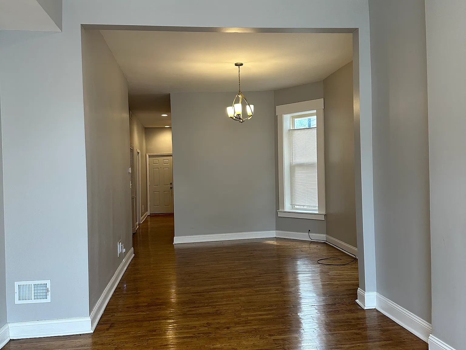 6535 S Rhodes Ave — Photo 3