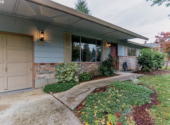 2nd image of 712 NE 145th Ave