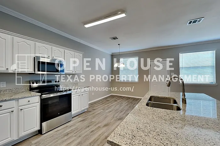 1304 Eagle Wing Ln — Photo 8