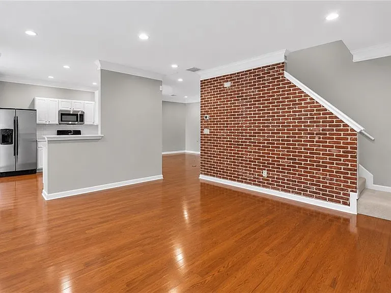 559 Windstone Trl — Photo 8