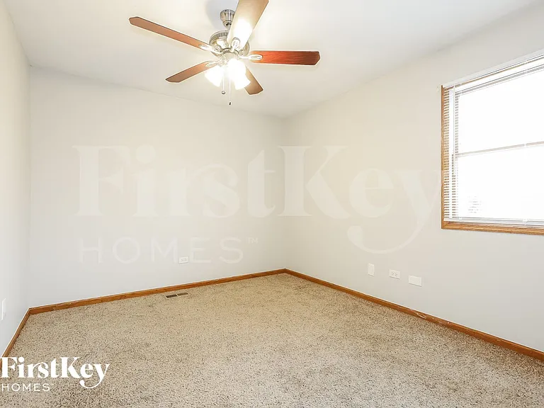 1119 Karen Dr — Photo 10