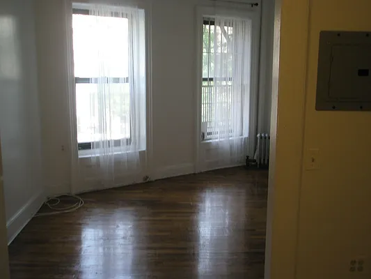 Rented by Bravestream Realty Corp. | media 5