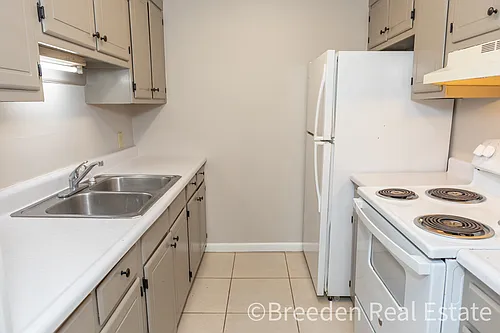 305 Park Ave Photo 1