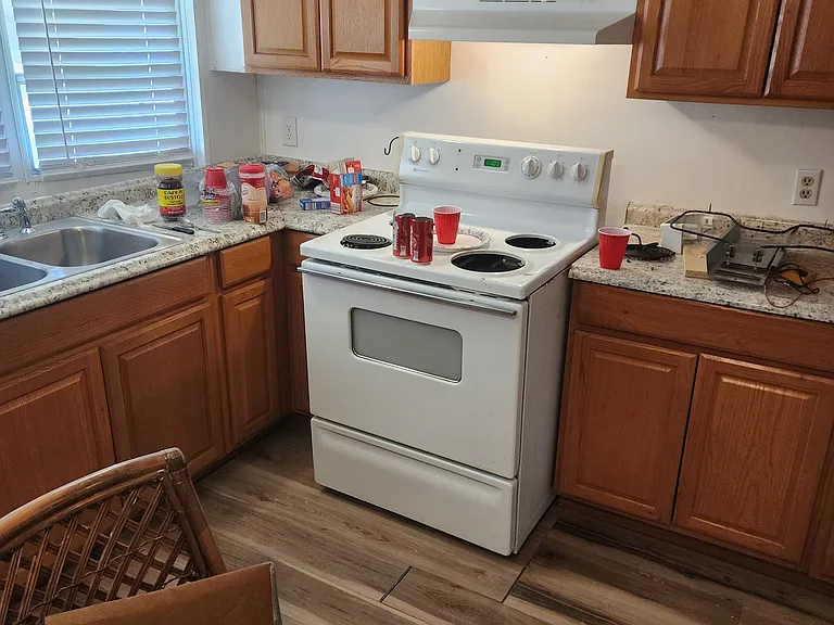 106 Tidewater Dr — Photo 2