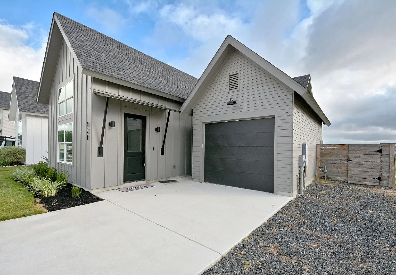 3 bed, 2.5 bath, 1903 sqft, $2,375 — Photo 2