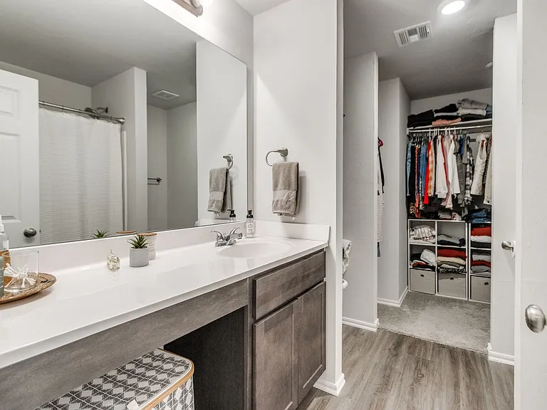 823 Highgarden Cir — Photo 15
