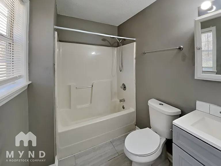 759 Olympic St — Photo 10