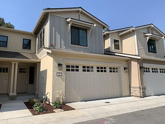 2nd image of 43 Hencken Oaks Ln