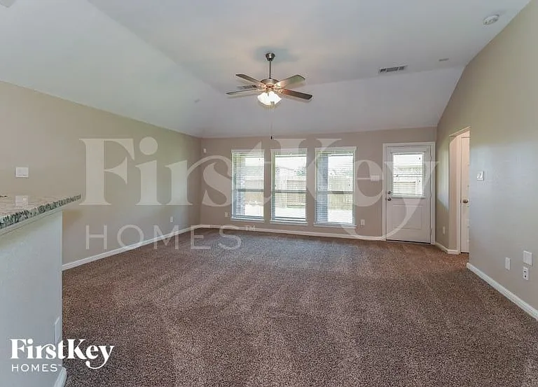 4818 La Piedra Ln — Photo 3