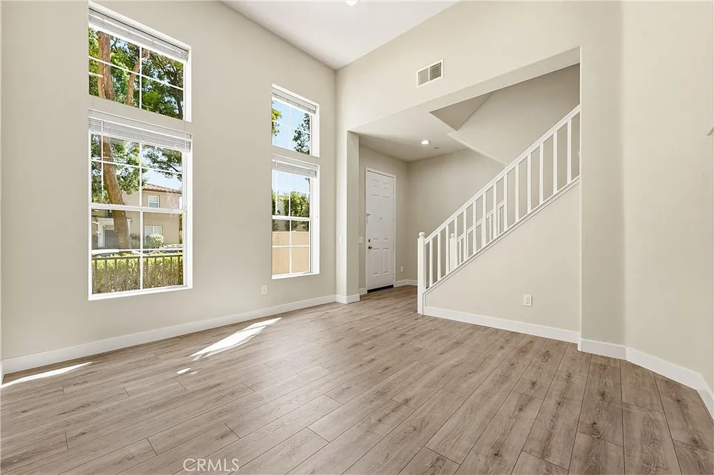 2 bed, 2.5 bath, 1455 sqft, $4,000 — Photo 4