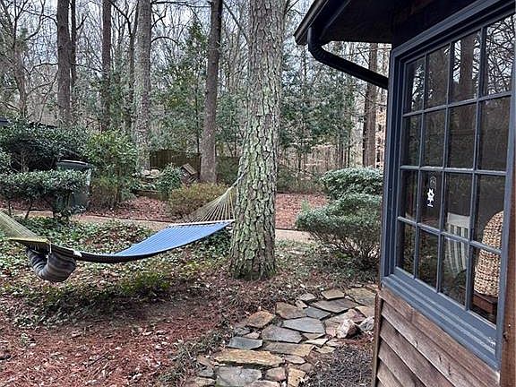 5th image of 203 Ponderosa Rd